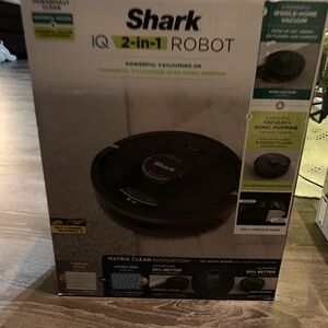 Shark IQ 2-in-1 Robot Vacuum